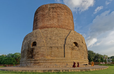 08 23 2008 Sarnath Dhamek stupa Fifth century A.D. Buddhist Site Sarnath near Varanasi , Uttar Pradesh , Indiaのeditorial素材