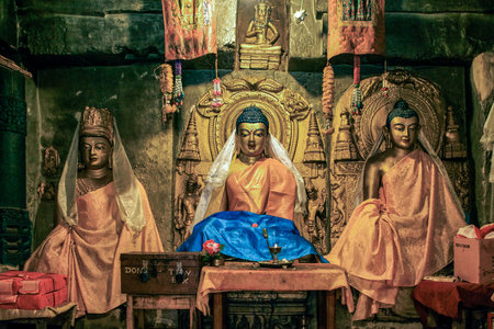 08 24 2008 Buddha Statues at Mahabodhi temple,a UNESCO world heritage site Bodhgaya, Bihar, India.のeditorial素材