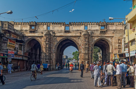 16-Dec-2007 Teen Darwaza, which is a historical gateway on the east of Bhadra Fort, now a unesco world heritage site Ahmedabad, Gujarat, India.のeditorial素材