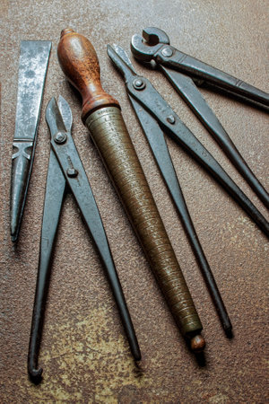 12 09 2007 Old Tools, Goldsmith's Handmaid Tools studio shot Lokgram Kalyan Maharashtra India.のeditorial素材
