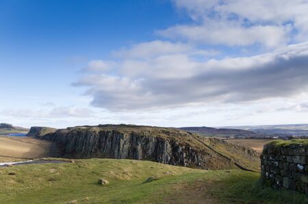 Hadrians Wall built on the Whin Sill at Steel Riggのeditorial素材