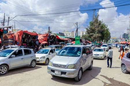 Hargeisa, Somaliland - November 10, 2019: Daily Life of the Hargeisa streets with the Cars and Local Peopleのeditorial素材