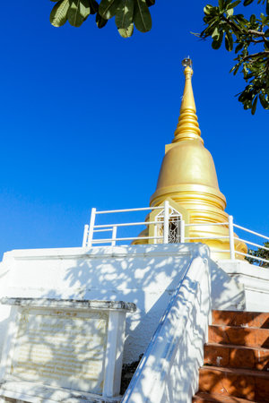 Amazing View of the White and Golden Khao Chong Krachok Temple, Thailandの写真素材