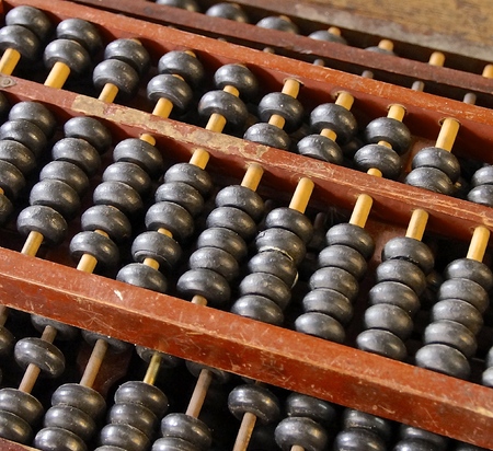 The close view of Chinese abacus for calculationの写真素材