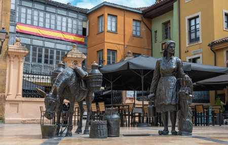 Monument of La Lechera, by Manuel GarcÃ­a Linares in the city of Oviedo, Spainの写真素材
