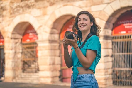 Tourist girl on holiday in Verona, Italyの写真素材