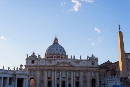 St. Peter's Basilica and Vatican Obelisk Facade - Romeの写真素材