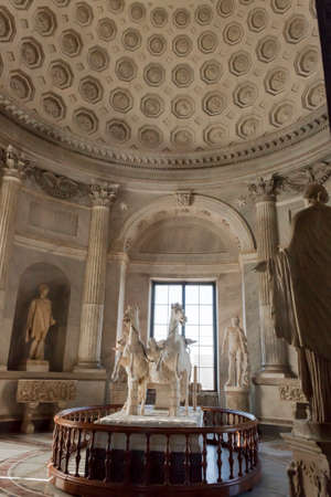 Vatican Museum Room with Dome and Statues - Romeのeditorial素材