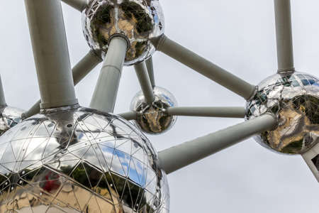view of the Atomium, a landmark building in Brussels originally constructed for the 1958 Brussels World's Fair (Expo 58)のeditorial素材