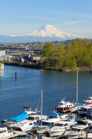 Mount Rainier from Tacoma Marina in Washington State on a clear blue sky dayの写真素材
