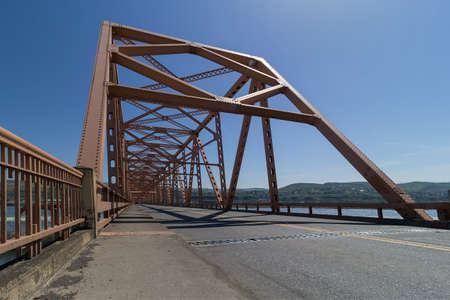 The Dalles Bridge spanning over Columbia River between Oregon and Washington Statesの写真素材