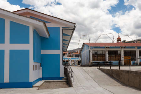 HUARAZ, PERU - NOVEMBER 29, 2014: Typical school in the city of Huaraz.のeditorial素材