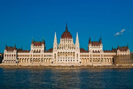 VIEW OVER THE DANUBE OF PARLIAMENT の写真素材