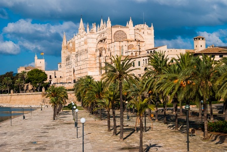 Side view of Palma de Majorca Cathedral, Balearic Islands, Spain の写真素材