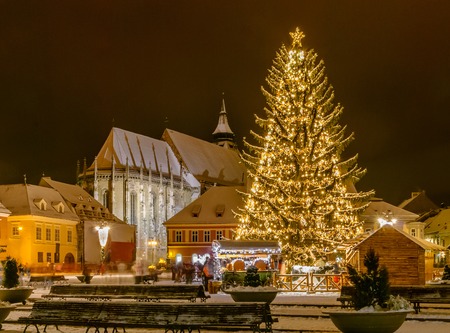 Old city square of Brasov during winter holidays, Brasov Romaniaの写真素材