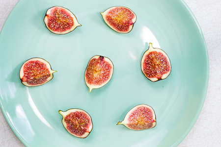 Plate of figsの写真素材