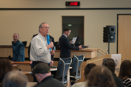 HIllsboro Mayor Steve Callaway introducing Democratic Oregon US Senator Ron Wyden for the senator's Washington County town hall.のeditorial素材