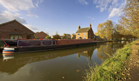 narrow boat barge the worcester and birmingham canal stoke prior worcestershireの写真素材