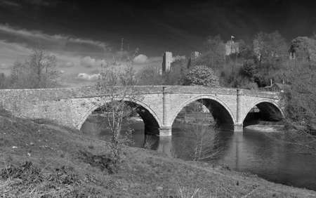 dinham medieval bridge river teme ludlow castle shropshire england ukの写真素材