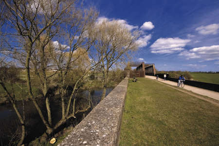 The footpath and cycleway the greenway disused and converted railway line stratford upon avon warwickshire the midlands england ukの写真素材