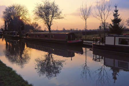 narrow boat barge the worcester and birmingham canal stoke prior worcestershireの写真素材