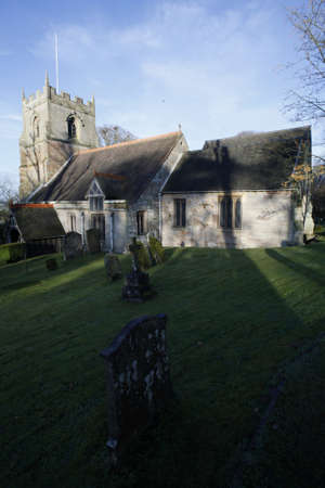 churchyard beoley church warwickshire midlandsの写真素材
