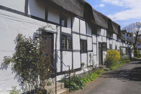 a cottage in an english villageの写真素材