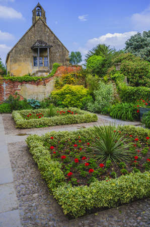 hidcote manor gardens in the english cotswolds, gloucestershire, midlands, england, ukのeditorial素材