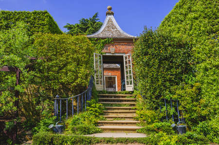 hidcote manor gardens in the english cotswolds, gloucestershire, midlands, england, ukのeditorial素材