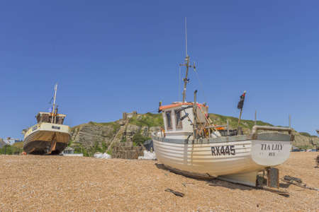 Trawlers Hastings beach Sussex ukの素材