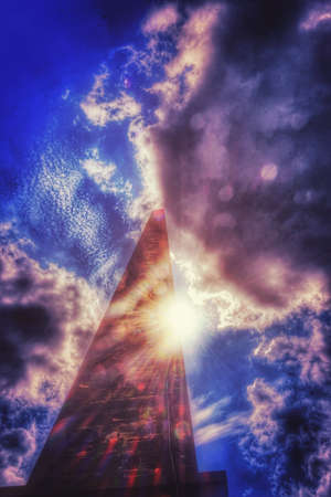 Monolith with sun flaresの素材