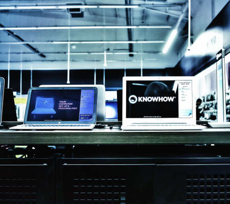 Computer store interiorの素材