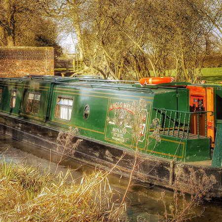 Cruising on the stratford canal england UKの素材