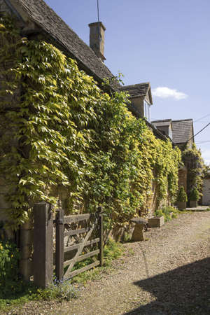 cottage cotswolds england ukの写真素材