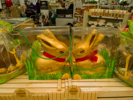 garden centre farm shop warwickshire england uk gardening flowers plants food horticulture pastime hobby shopping retail のeditorial素材