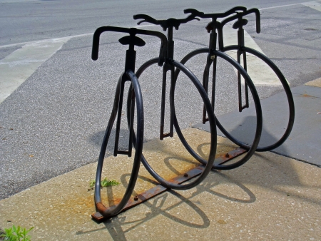 A metal bicycle sculpture located in Hudson Ohio.の写真素材