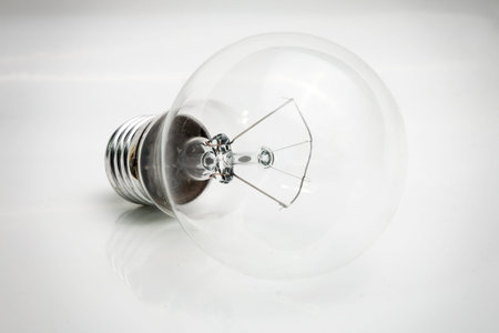 Incandescent lamp