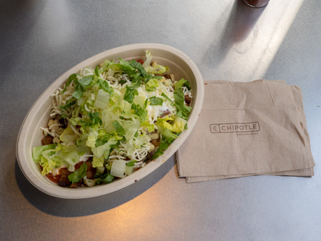 SAN FRANCISCO, CA - MARCH 18, 2018: A steak burrito bowl served in Chipotle in downtown San Francisco.のeditorial素材
