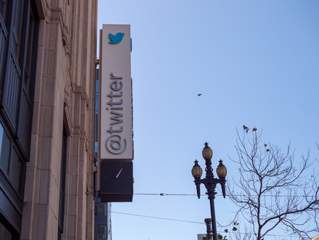 SAN FRANCISCO, CA - April 2, 2018: Company sign/logo outside Twitter headquarters in the Tenderloin neighborhood in San Francisco.のeditorial素材