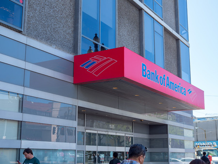 SAN FRANCISCO, CA - April 2, 2018: Bank of America location in San Francisco. Company logo and fontのeditorial素材