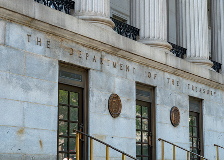 WASHINGTON, DC â MAY 15, 2018: Treasury Building entrance, headquarters of United States Department of the Treasuryのeditorial素材