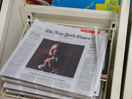 New York Times cover of death of George H.W. Bushのeditorial素材