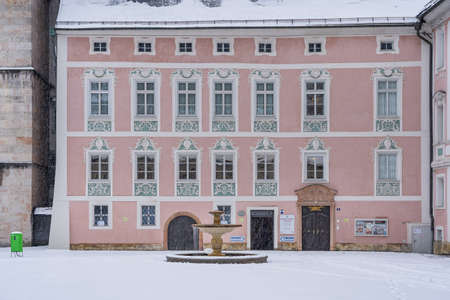 Fountain in the yard of Royal Castle Berchtesgaden baroque style wing buildingのeditorial素材