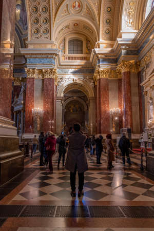 Tourist take photo inside St. Stephen Basilica naveのeditorial素材