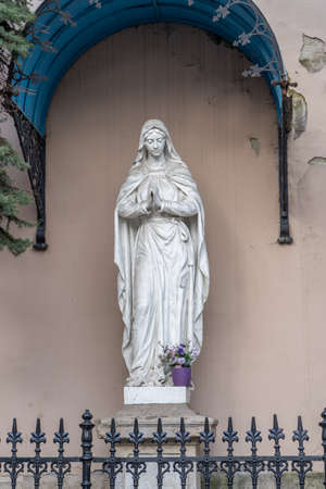 Budapest, Hungary - Feb 10, 2020: Virgin Mary statue in Buda street in winterのeditorial素材
