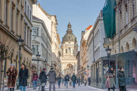 Hustling street view of St. Stephen's Basilica before sunsetのeditorial素材
