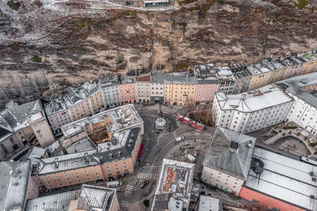 Feb 6, 2020 - Salzburg, Austria: Aerial drone shot city center at foot of Monchsbergのeditorial素材