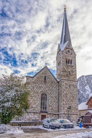 Feb 6, 2020 - Hallstatt, Austria: Snowy Evangelical church in Hallstattのeditorial素材