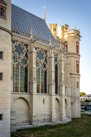 St-German-en-Laye, France - Jun 6, 2020: Chateau castle in sunset hourのeditorial素材