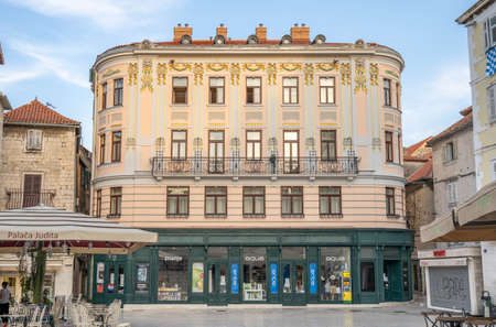 Split, Croatia - Aug 15 2020: Znanje bookstore facade at empty Peoples square Pjaca in the morningのeditorial素材